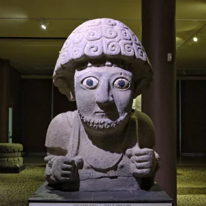 Hittite King Suppiluliuma  statue Antakya Museum