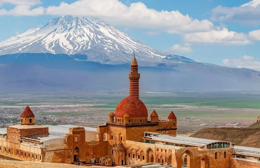 Ishak Paşa Palace Doğubeyazit - Turkey