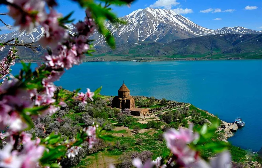 Akdamar Cathedral Van