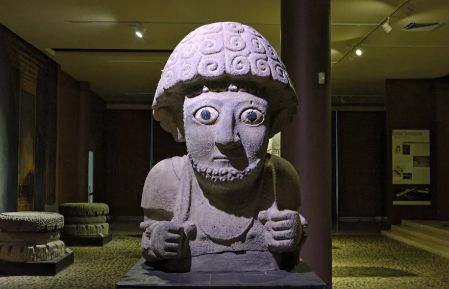 Hatay Museum Hittite King Suppiluliuma's statu