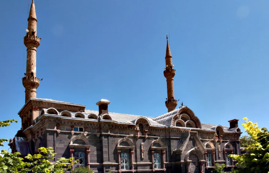 Kustulus Mosque Kars