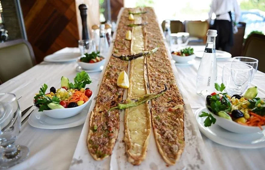 Etli Ekmek - Treditional meal - Konya